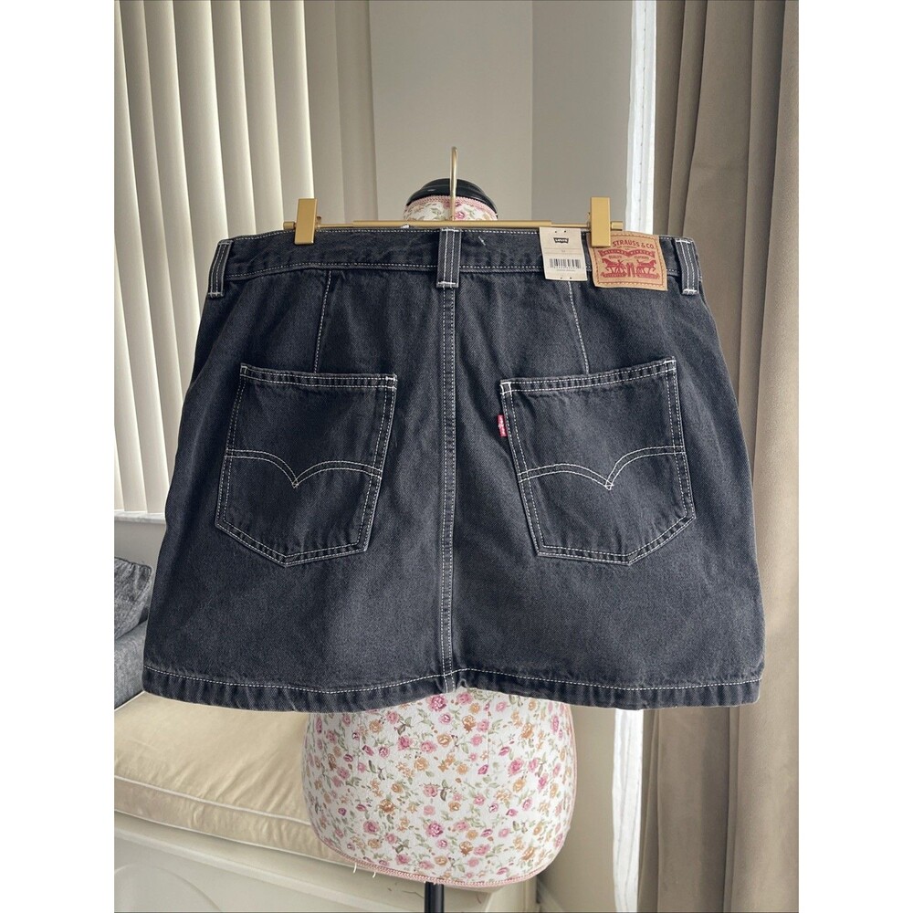 New Levi's Black Wash Contrast Stitching Denim Mini Skirt Size 33